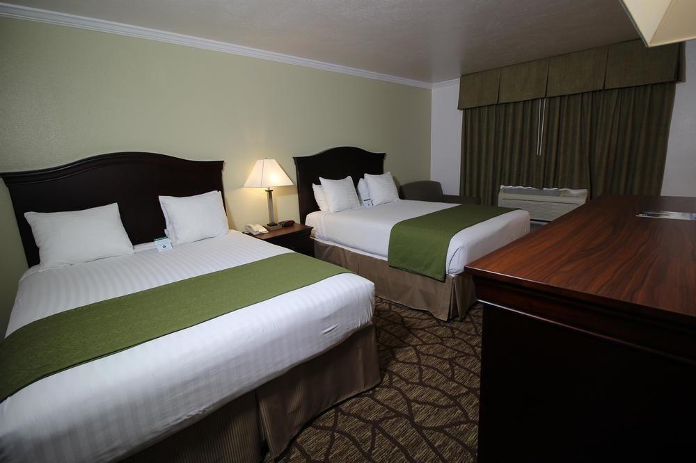 Best Western Monterey 3*