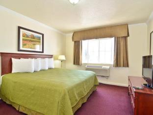 Western Monterey Hotel 3*